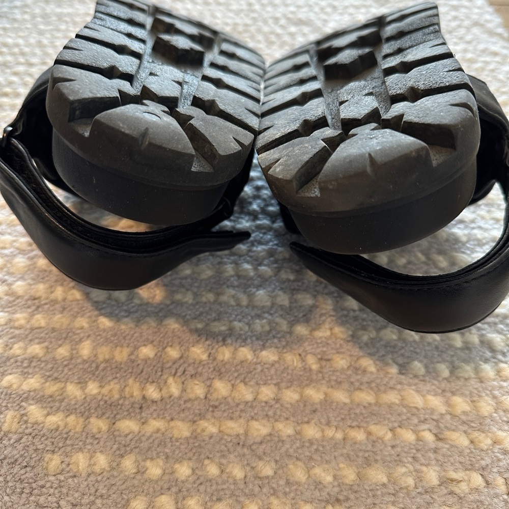 Prada Padded Quilted Leather Sport Black Sandals | Size 39 - Picture 14 of 15